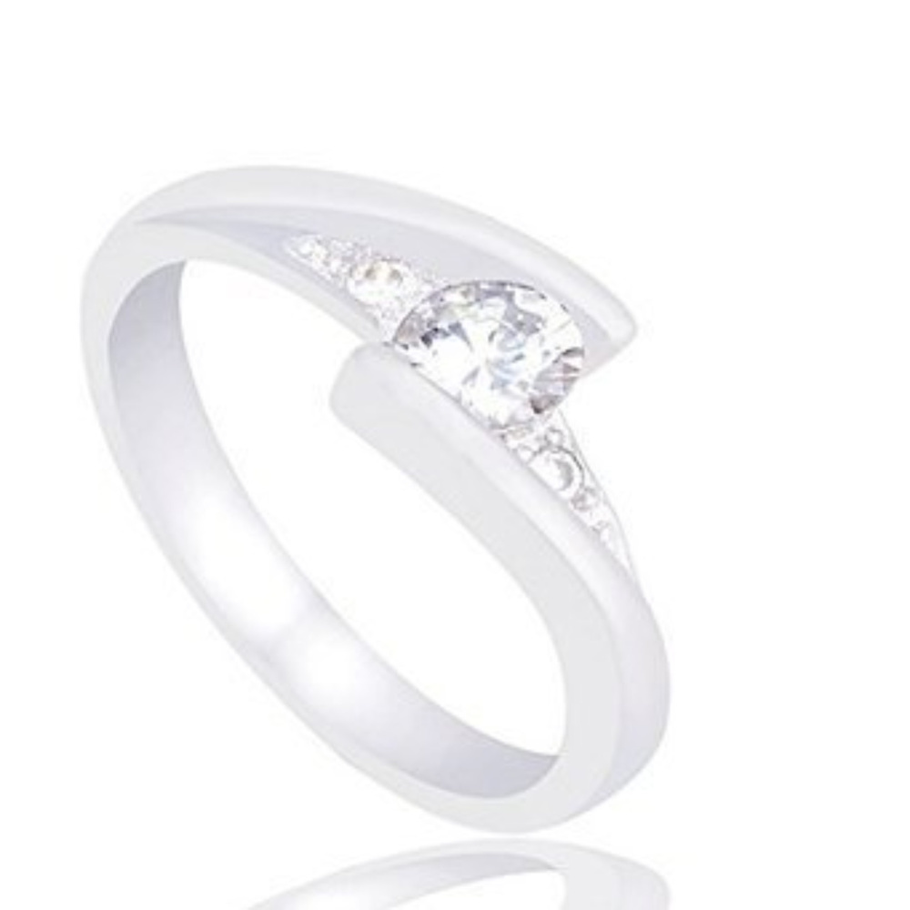 White Gold Classic Diamondique Solitaire Ring